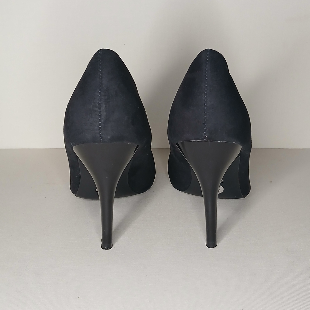 G by Guess Black Suede Heels Leopard Print Lining Size 7 Pumps - Picture 4 of 9